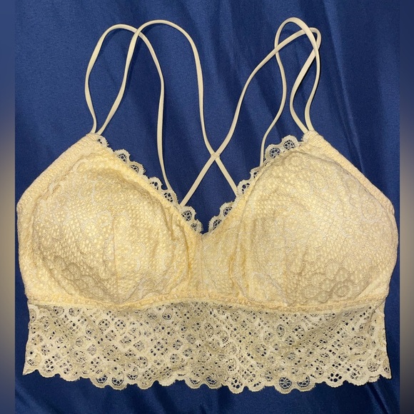 NWOT Hollister Gilly Hicks Strappy Criss Cross Back Padded Lace Bralette - Picture 1 of 10